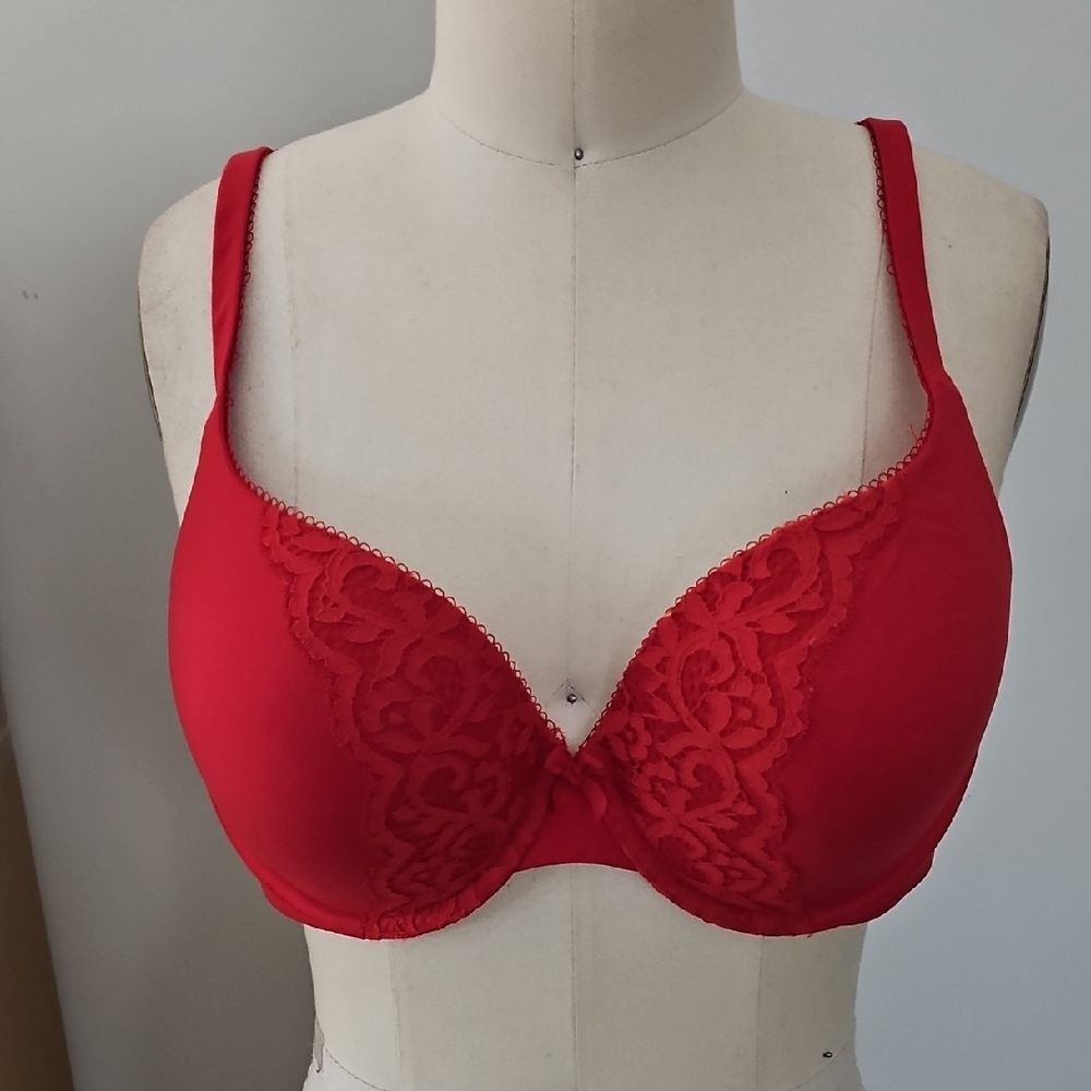Victoria Secret sz 34DD Red Lace Underwire